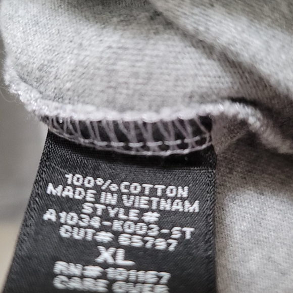 T-shirt - Picture 7 of 8